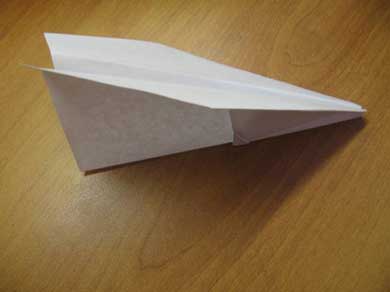 готовый бумажный самолетик